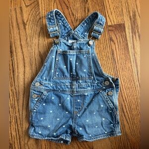 Baby Gap toddler overall shorts with hearts pattern 18-24m